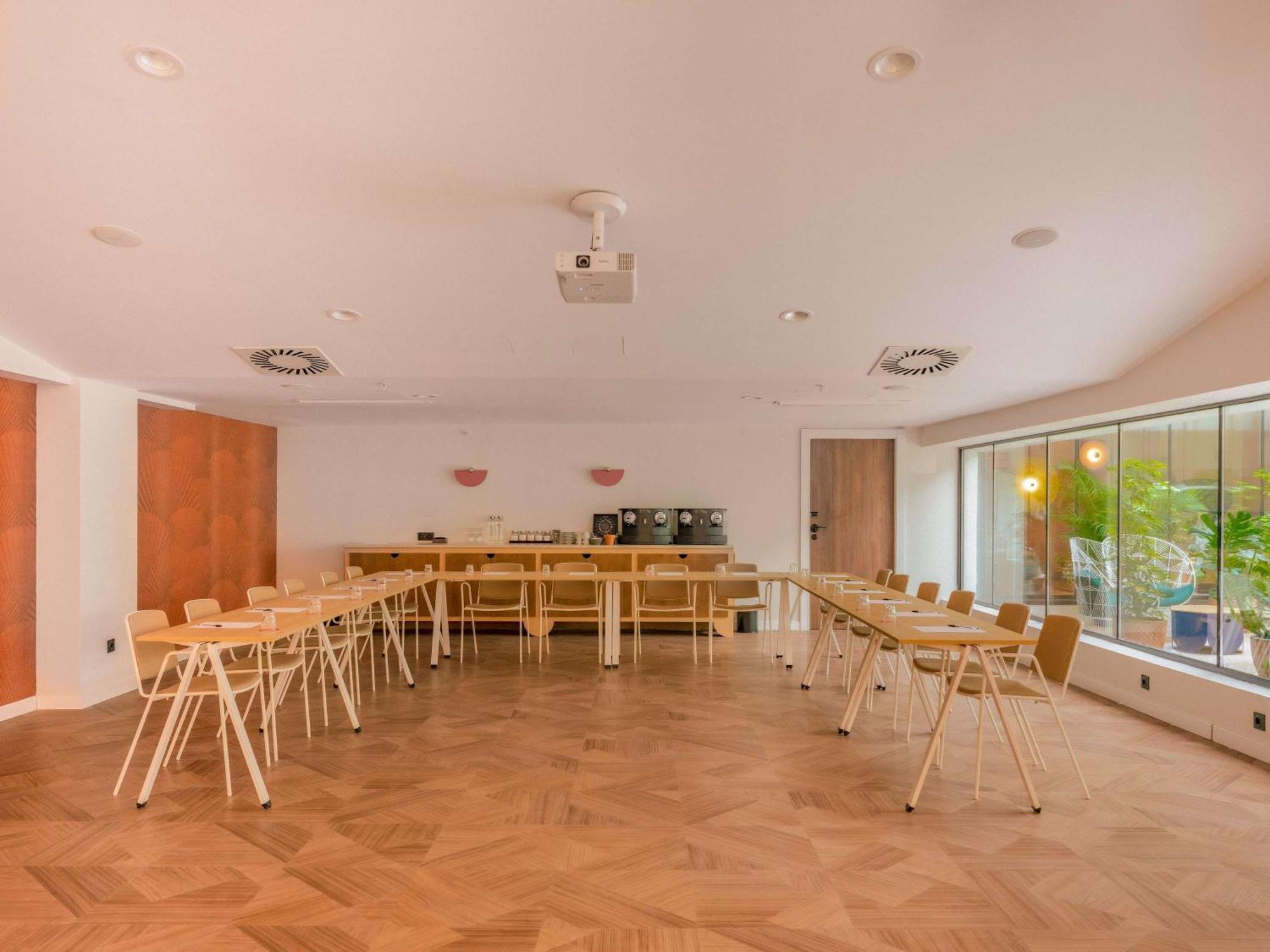 Ibis Styles Sevilla City Santa Justa מראה חיצוני תמונה