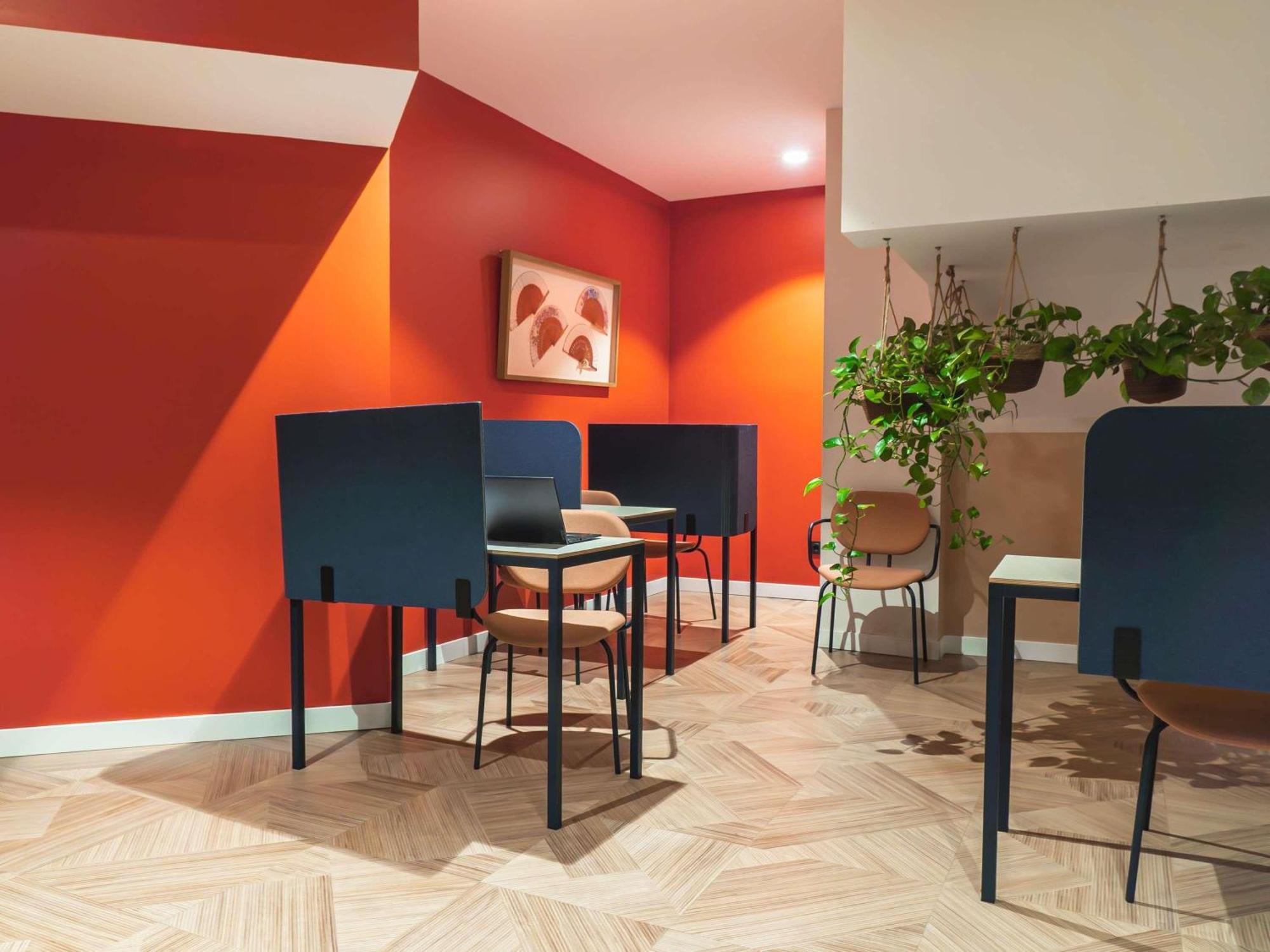 Ibis Styles Sevilla City Santa Justa מראה חיצוני תמונה
