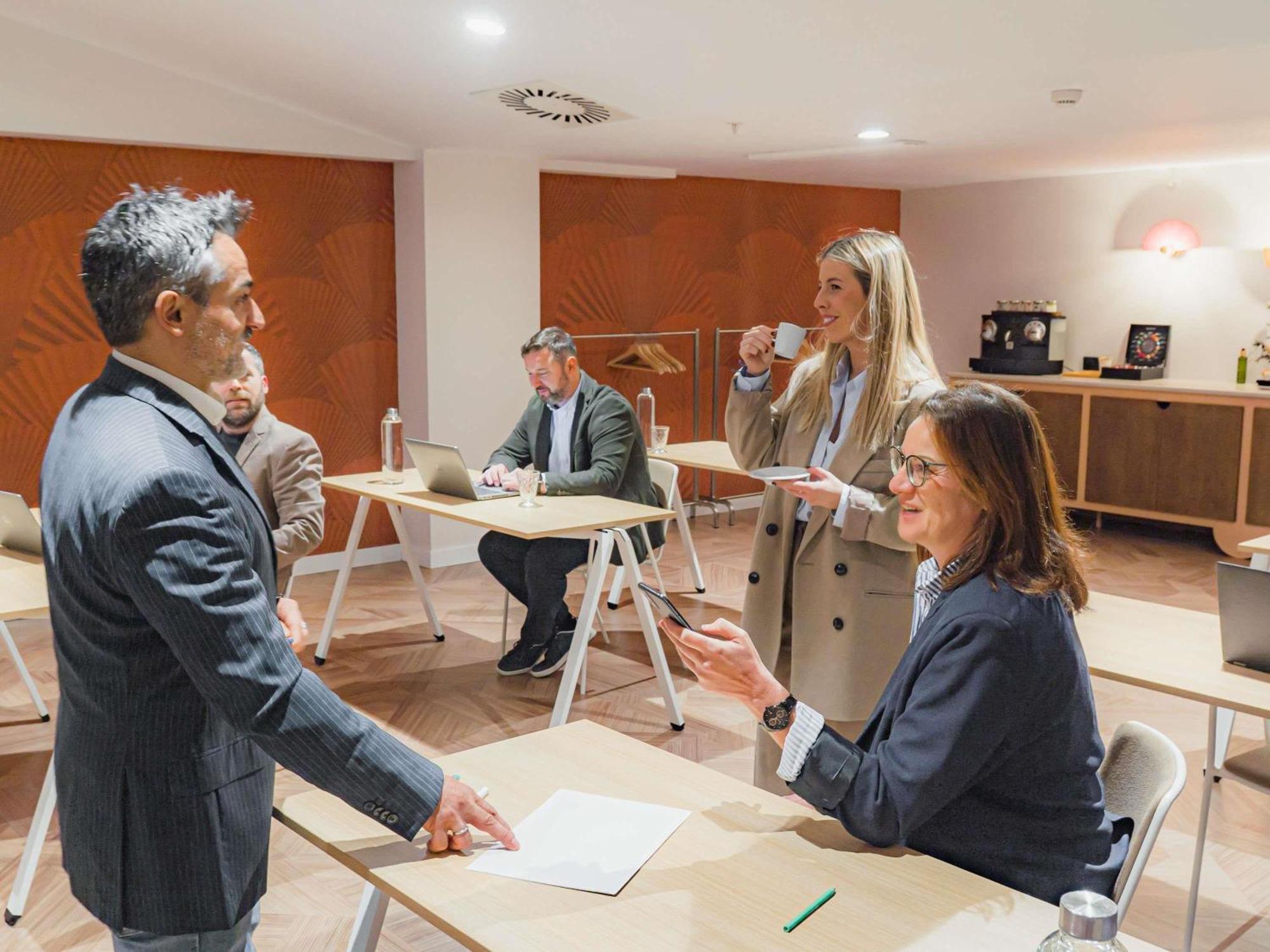 Ibis Styles Sevilla City Santa Justa מראה חיצוני תמונה