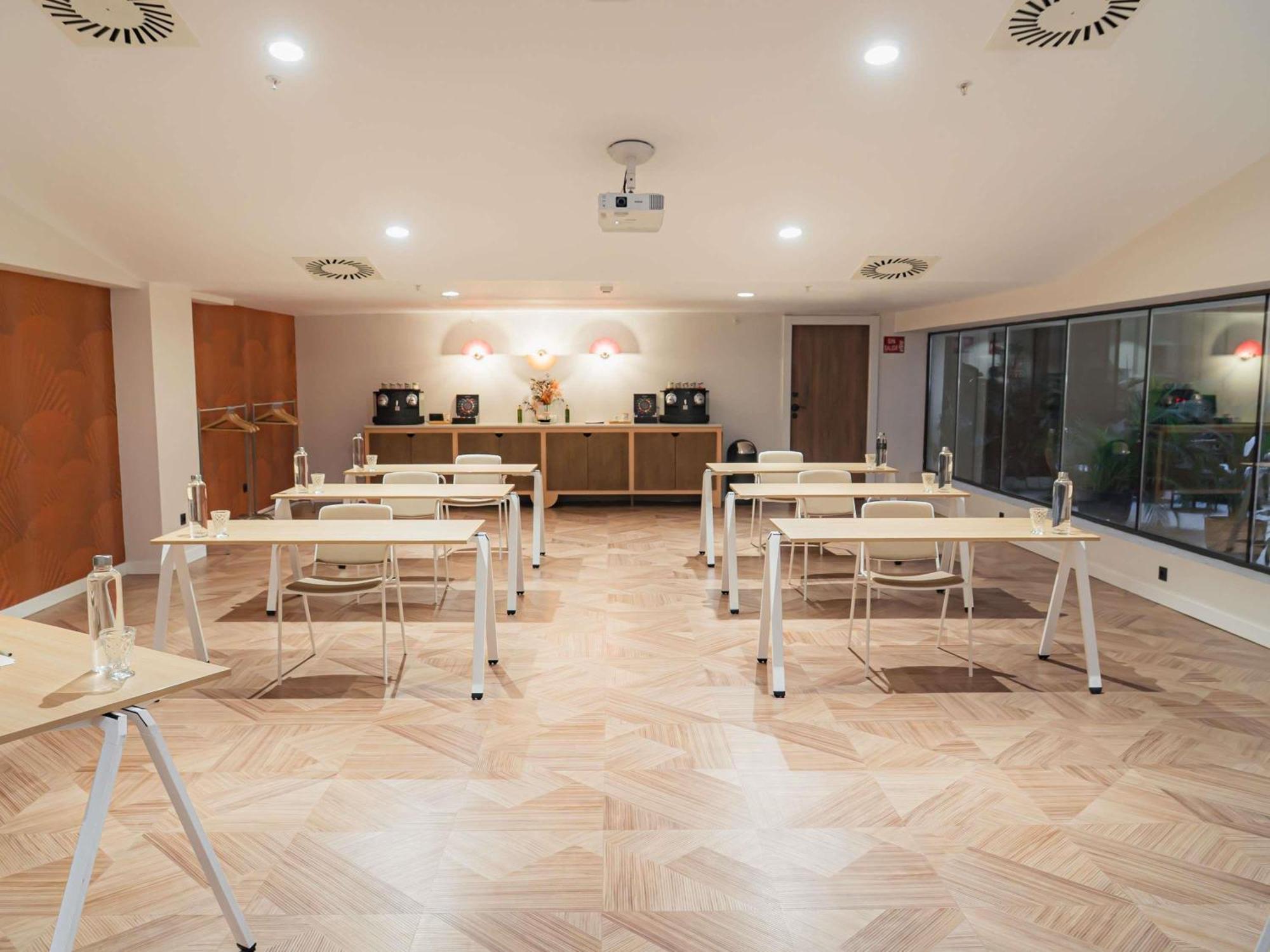 Ibis Styles Sevilla City Santa Justa מראה חיצוני תמונה