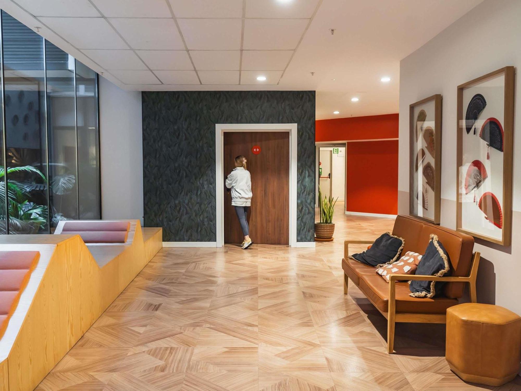 Ibis Styles Sevilla City Santa Justa מראה חיצוני תמונה
